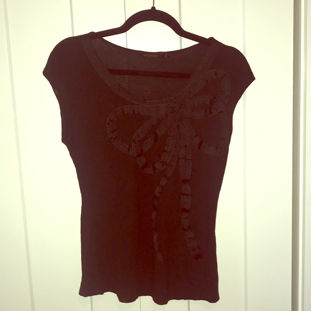 The Limited cap sleeve tee with ribbon detail sz S